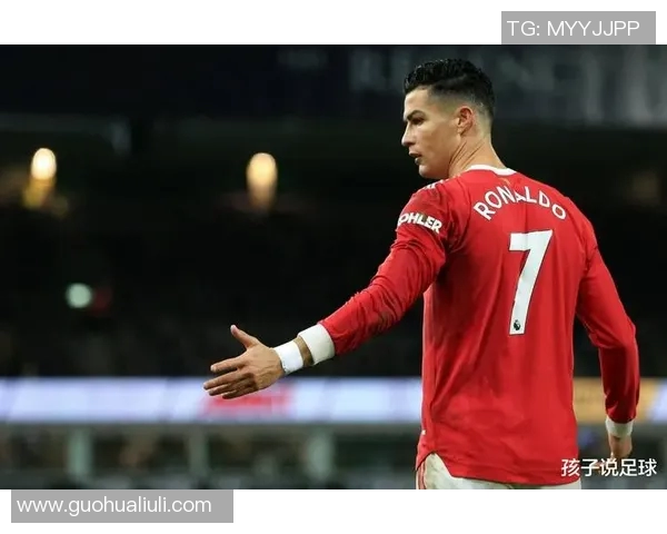 正反话足球明星视频揭示球场背后的真实故事与荣耀瞬间 正反话足球明星视频揭示球场背后的真实故事与荣耀瞬间