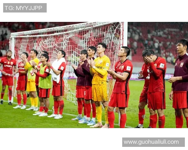 中超联赛中哪位足球明星的表现最为出色引发球迷热议